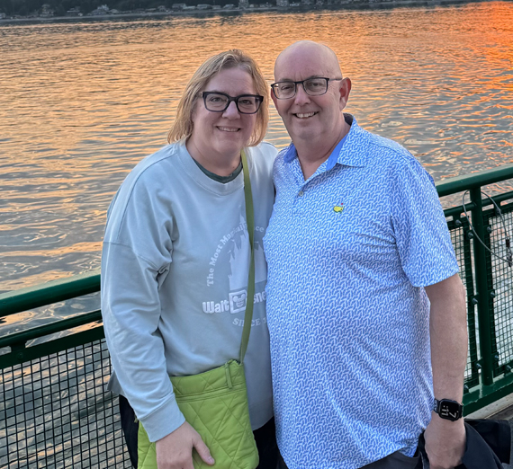 Vista aérea del campus que muestra el College Hall y las agujas de St. Aloysius